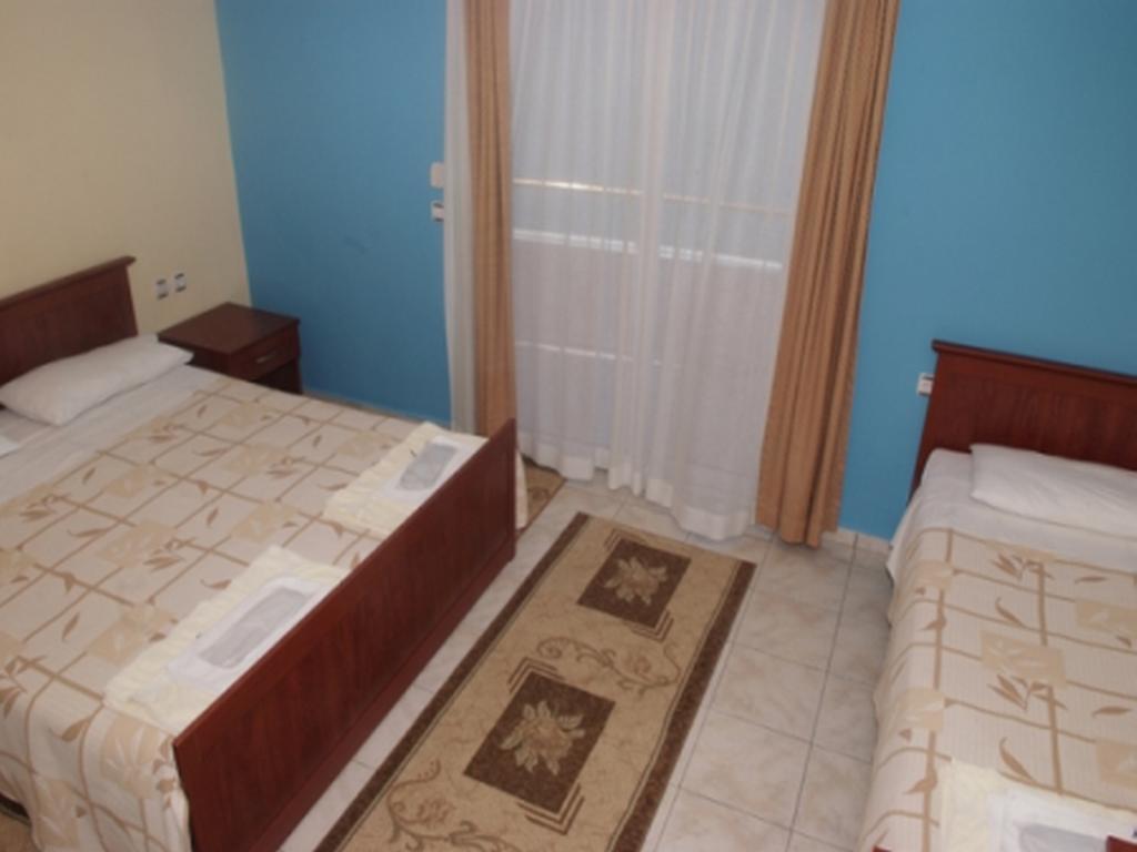 Helia Seaside Hotel Sarande Room photo